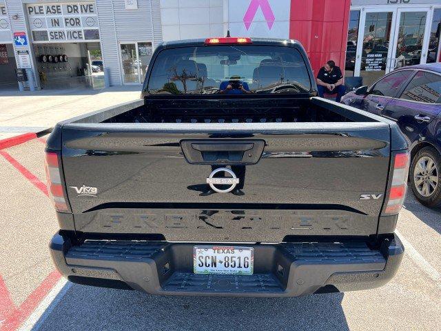 2022 nissan frontier sv