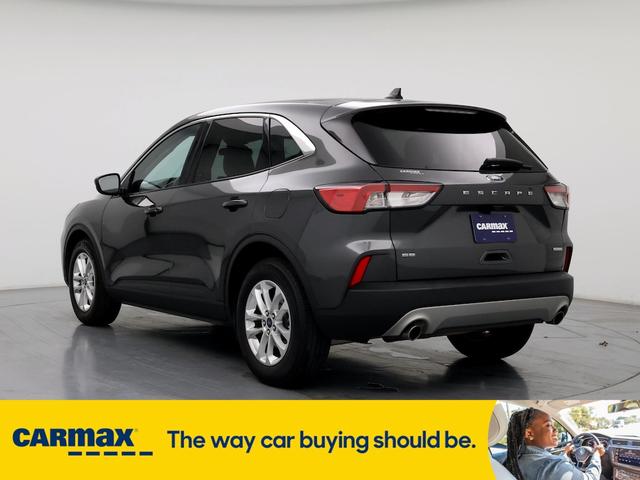 2020 ford escape se
