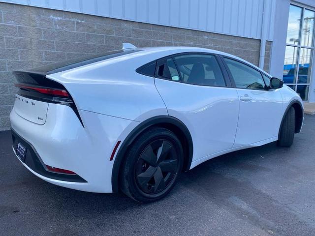 2023 toyota prius le