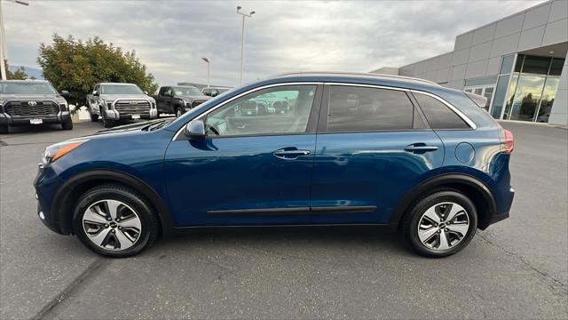 2022 kia niro lx