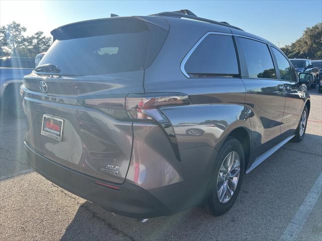 2024 toyota sienna xle 8 passenger
