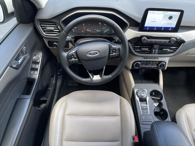 2022 ford escape sel