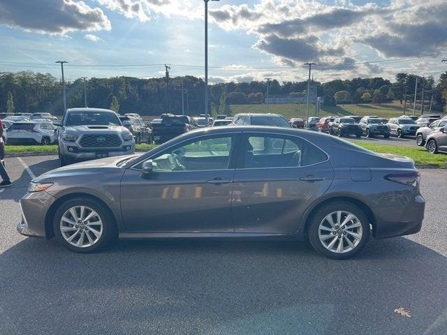 2022 toyota camry le