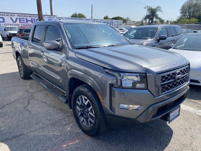 2022 nissan frontier sv