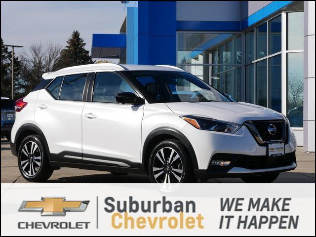 2020 nissan kicks sr