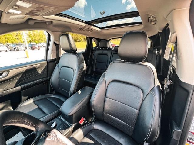2022 ford escape sel