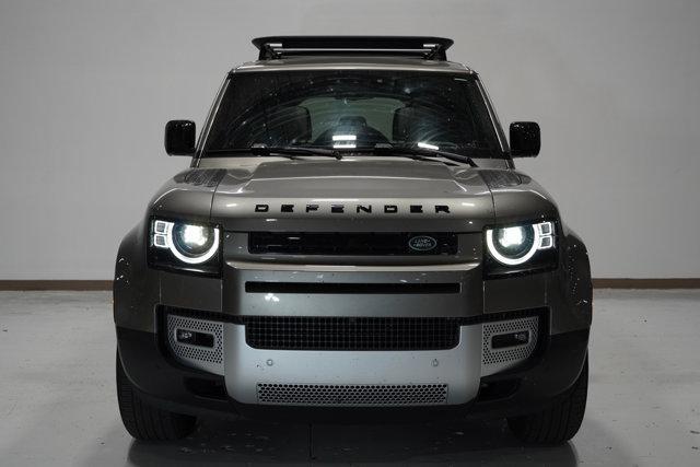 2024 land rover defender p300