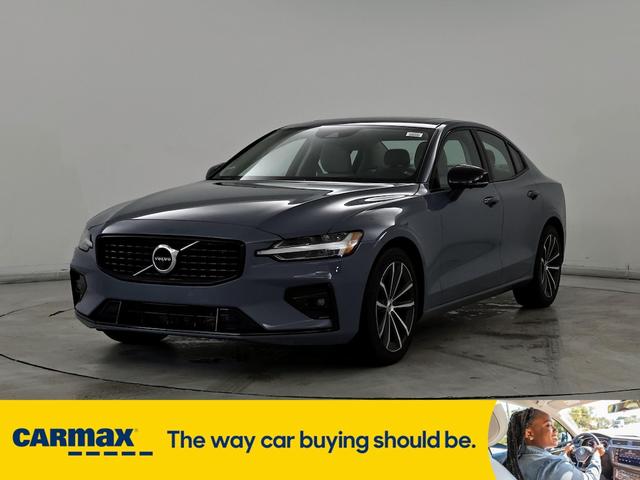 2022 volvo s60 b5 momentum