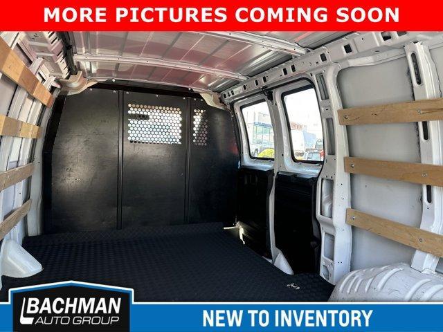 2022 chevrolet express 2500 work van