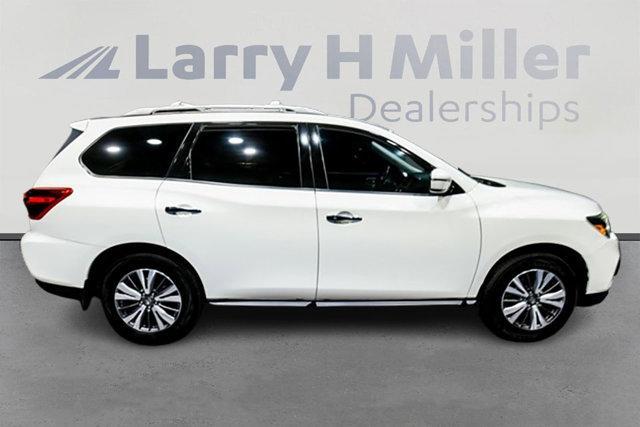 2020 nissan pathfinder sv