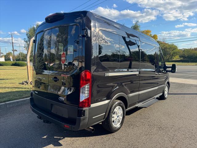 2022 ford transit-350 xlt