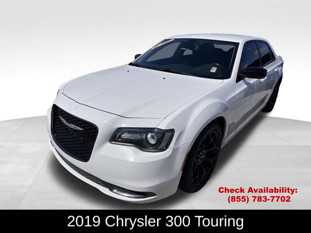 2019 chrysler 300 touring
