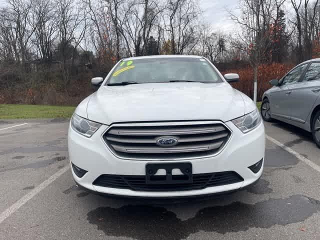 2019 ford taurus sel