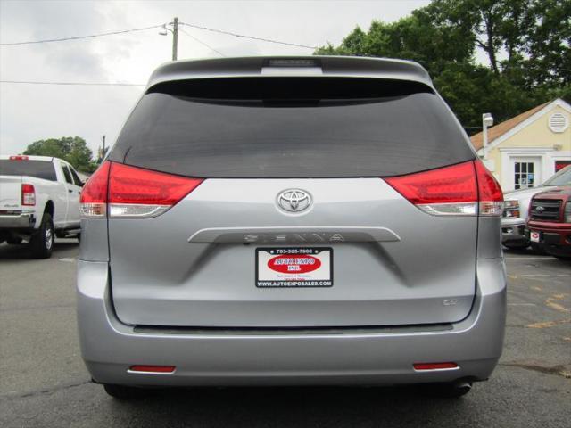 2012 toyota sienna le