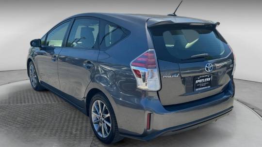 2017 Toyota Prius v (+)