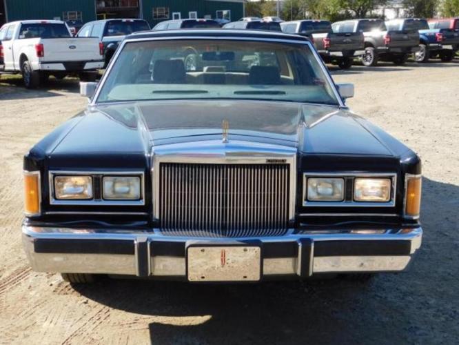 1989 lincoln town car signature signature 4dr sedan for sale in thomaston, maine