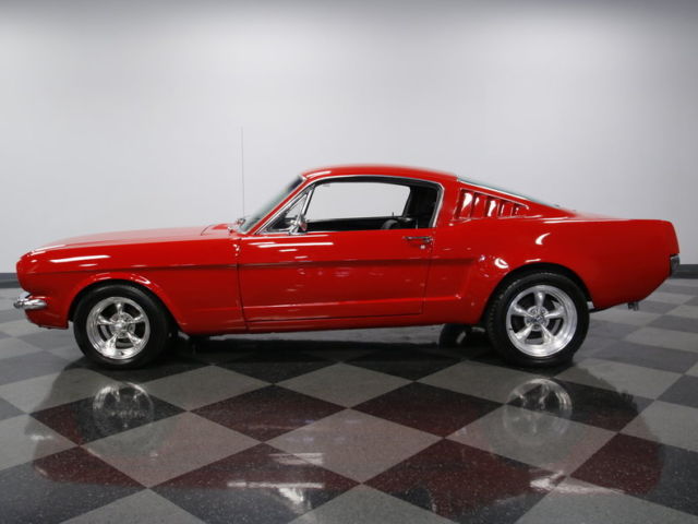 nice 2+2, 302 v8, 4 spd, frnt pwr discs, pony interior, solid, fun, clean!