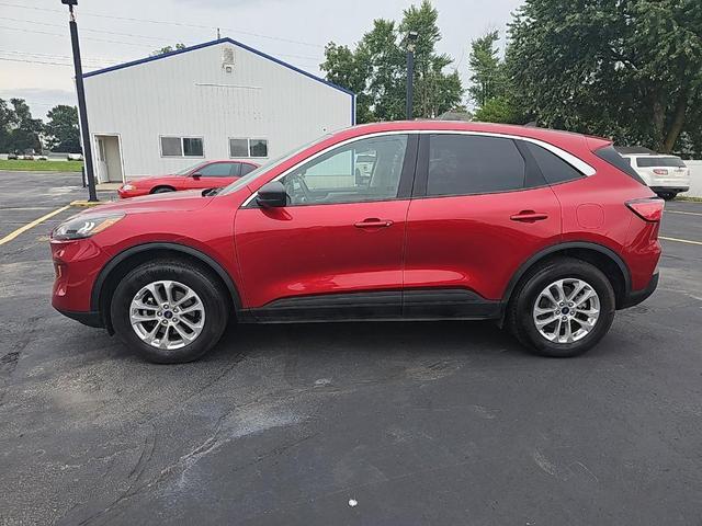 2022 ford escape se