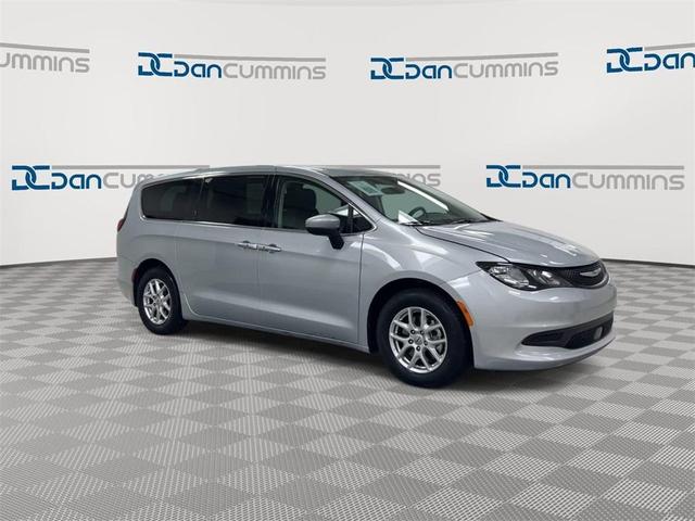 2022 chrysler voyager lx