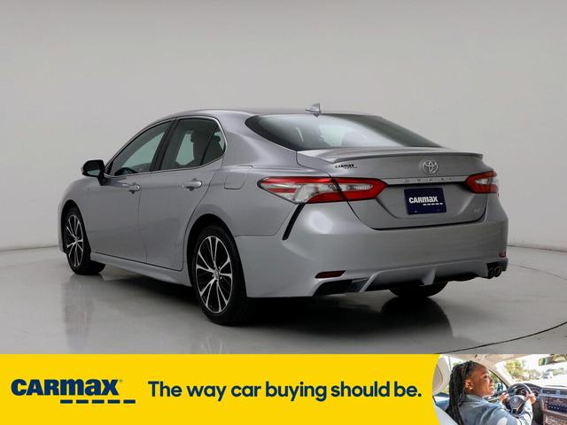 2019 toyota camry se