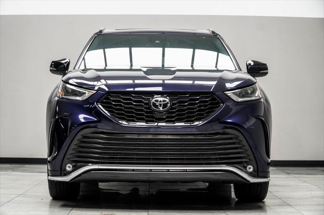2022 toyota highlander xse