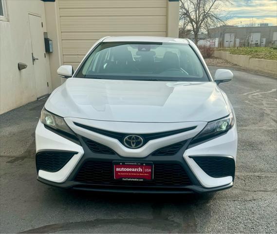 2022 toyota camry se