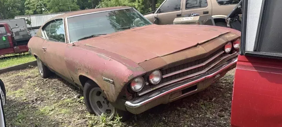 1969 chevrolet chevelle coupe red