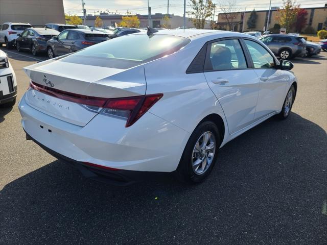 2022 hyundai elantra se