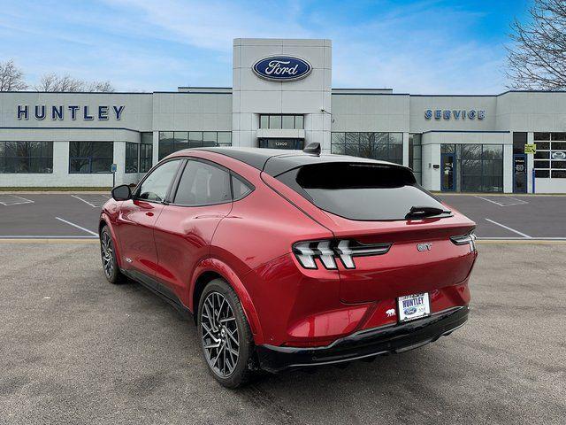 2022 ford mustang mach-e gt