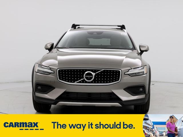 2020 volvo v60 cross country t5