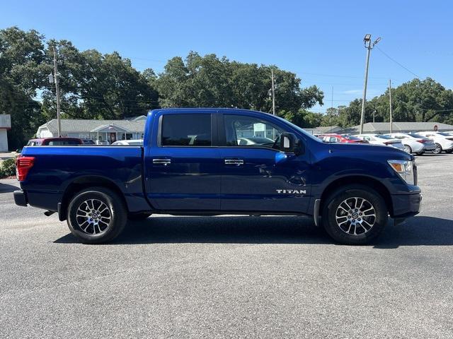 2021 nissan titan sv