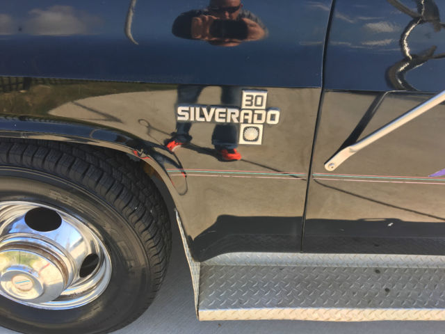 1987 chevrolet r30 silverado crew cab pickup 4-door 7.4l c10 c30 camaro ss k5 ck