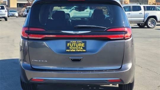 2022 chrysler pacifica touring l