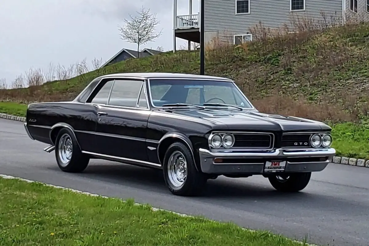 1964 pontiac gto hardtop 4-speed