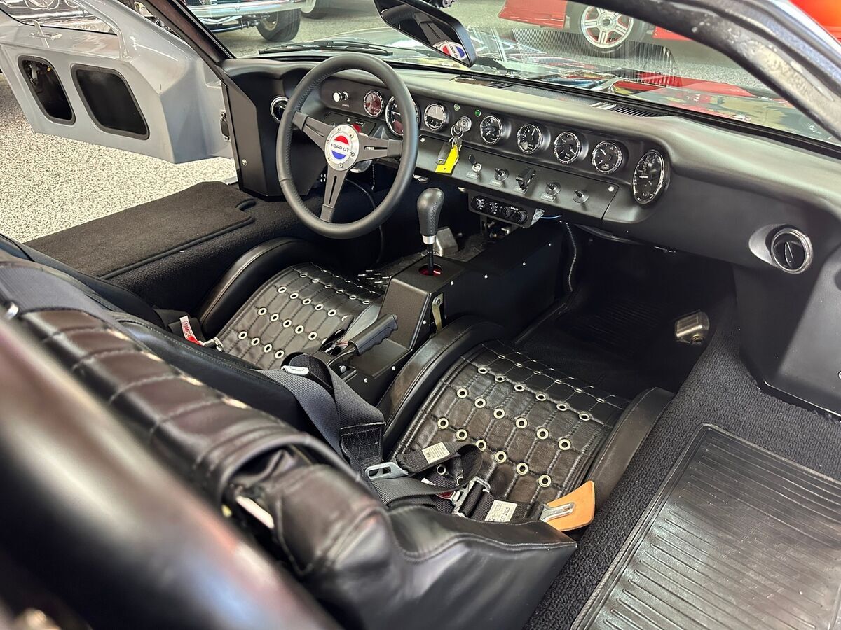 rcr ford gt 40 mk1 deluxe plus 585+hp 5-spd ac & heat street legal fuel injected