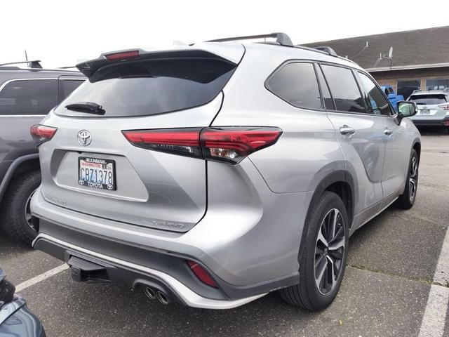 2022 toyota highlander xse