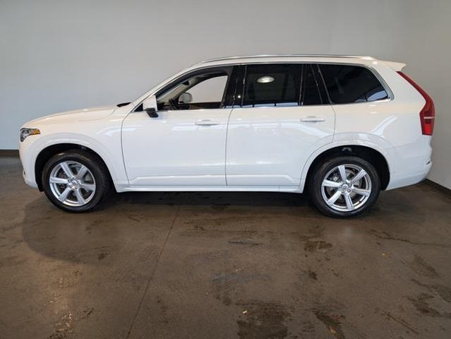 2022 volvo xc90 t6 momentum 7 passenger
