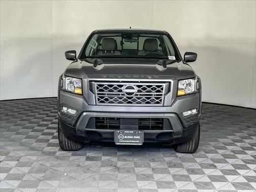 2023 nissan frontier