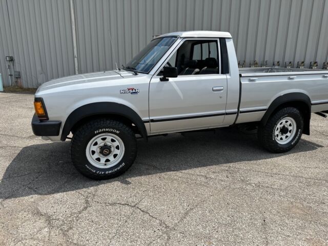 1983 nissan 720 pickup grey 4wd manual