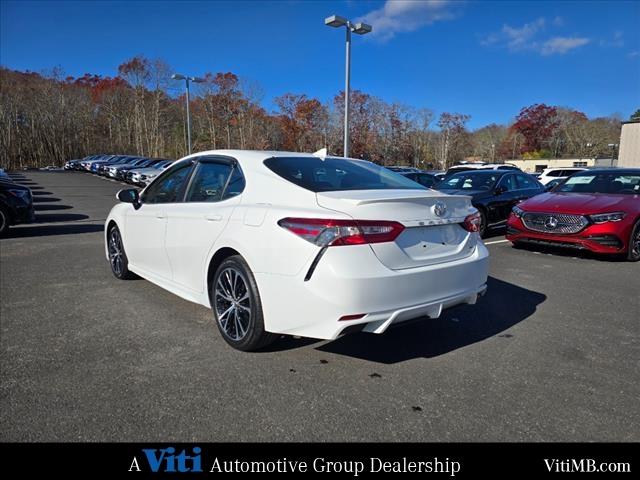 2019 toyota camry se