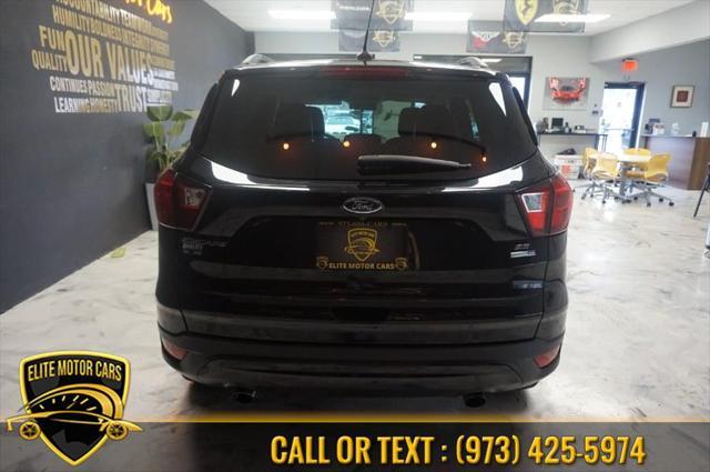 2019 ford escape se