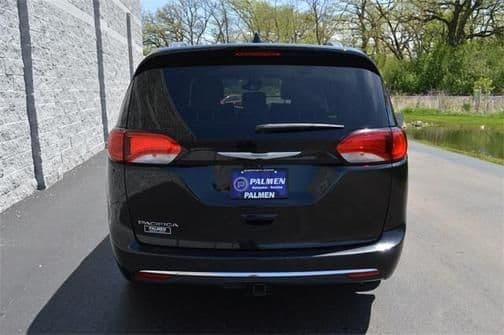 2017 chrysler pacifica touring-l plus in kenosha, wisconsin