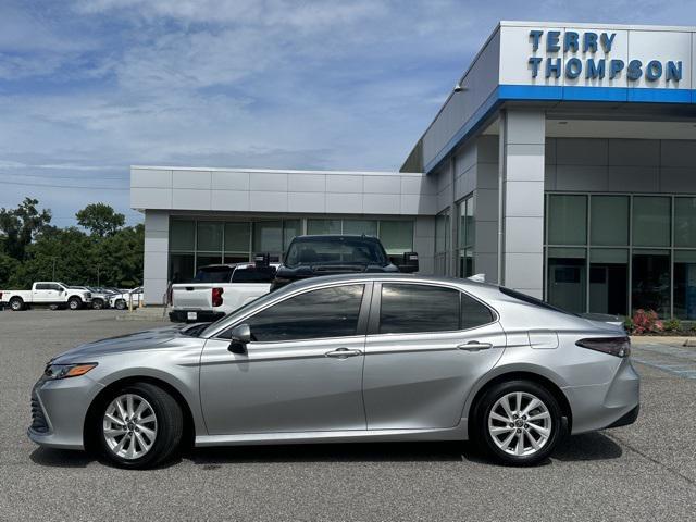 2023 toyota camry le