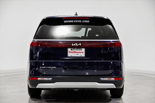 2022 kia carnival lx