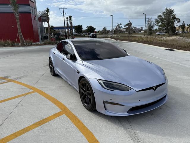 2022 tesla model s plaid