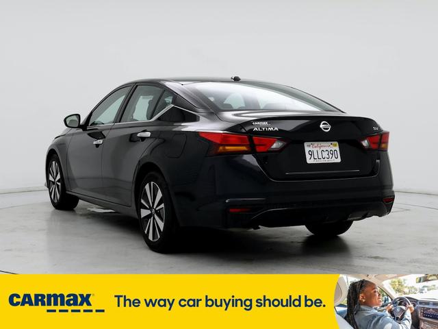 2022 nissan altima sv