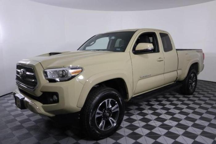 2017 toyota tacoma trd sport 4x4 trd sport 4dr access cab 6.1 ft lb 6m for sale in anchorage, alaska