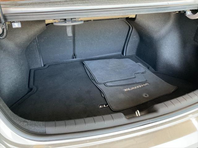 2020 hyundai elantra se