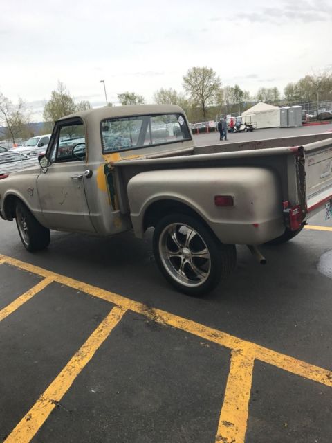 1968 chevy c10 truck short bed original runs and drive very well no rust