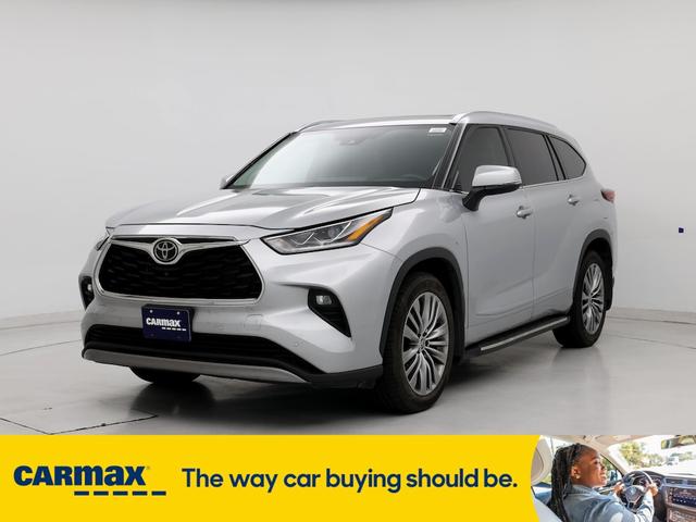2022 toyota highlander platinum
